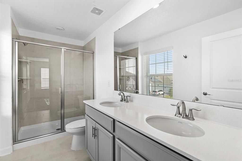 For Rent: $2,400 (3 beds, 2 baths, 1755 Square Feet)