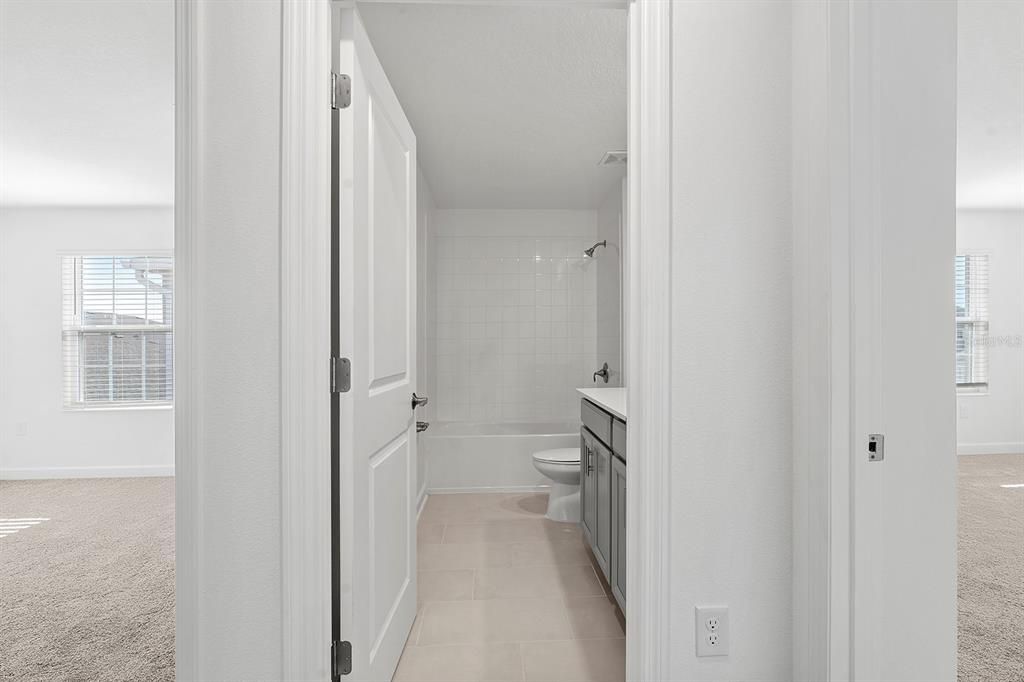 For Rent: $2,400 (3 beds, 2 baths, 1755 Square Feet)