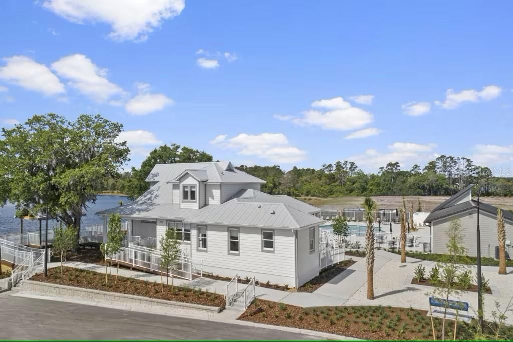 For Rent: $2,400 (3 beds, 2 baths, 1755 Square Feet)