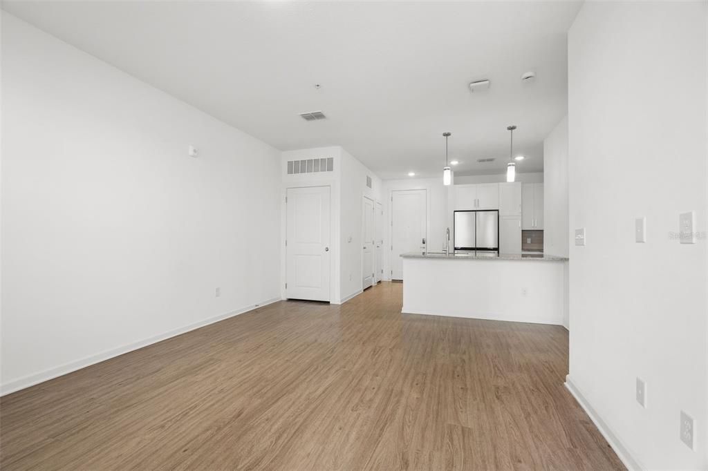 В аренду: $1,899 (1 спален, 1 ванн, 725 Квадратных фут)