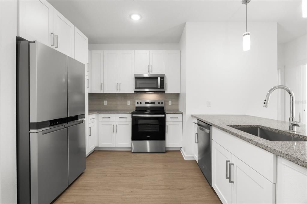 В аренду: $1,899 (1 спален, 1 ванн, 725 Квадратных фут)