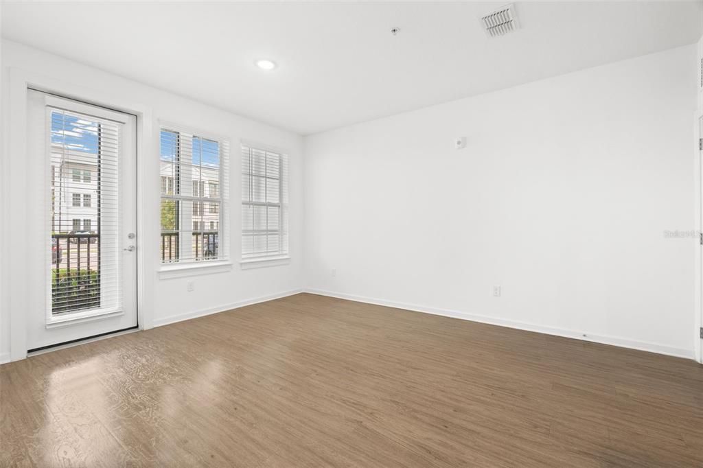 В аренду: $1,899 (1 спален, 1 ванн, 725 Квадратных фут)