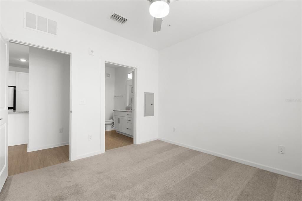 В аренду: $1,899 (1 спален, 1 ванн, 725 Квадратных фут)