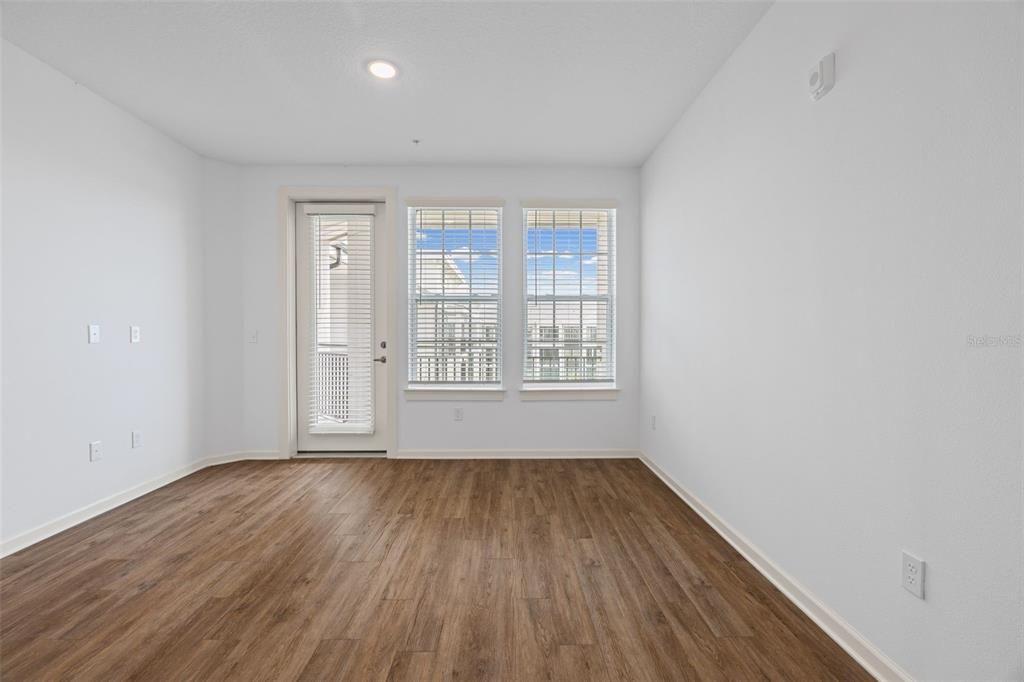 For Rent: $1,679 (1 beds, 1 baths, 803 Square Feet)