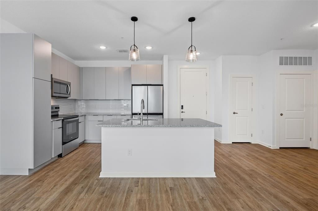 For Rent: $1,679 (1 beds, 1 baths, 803 Square Feet)