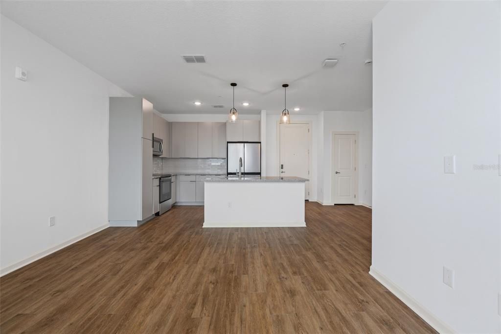 For Rent: $1,679 (1 beds, 1 baths, 803 Square Feet)