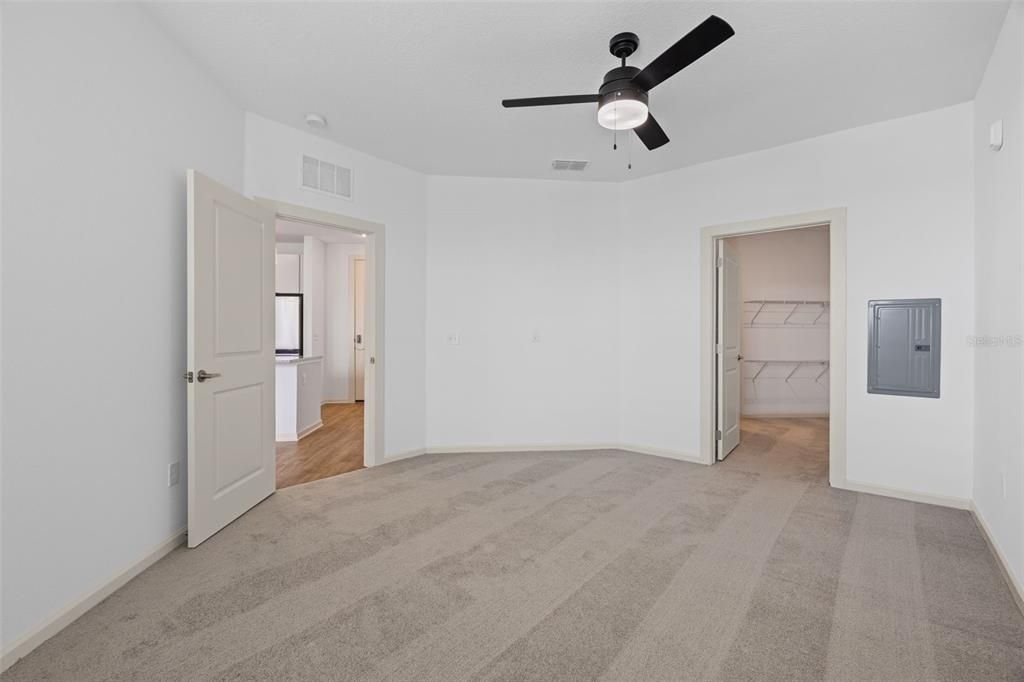 For Rent: $1,679 (1 beds, 1 baths, 803 Square Feet)