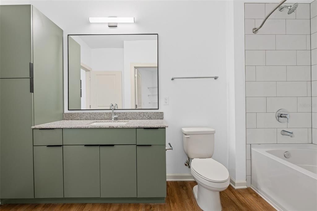 For Rent: $1,679 (1 beds, 1 baths, 803 Square Feet)