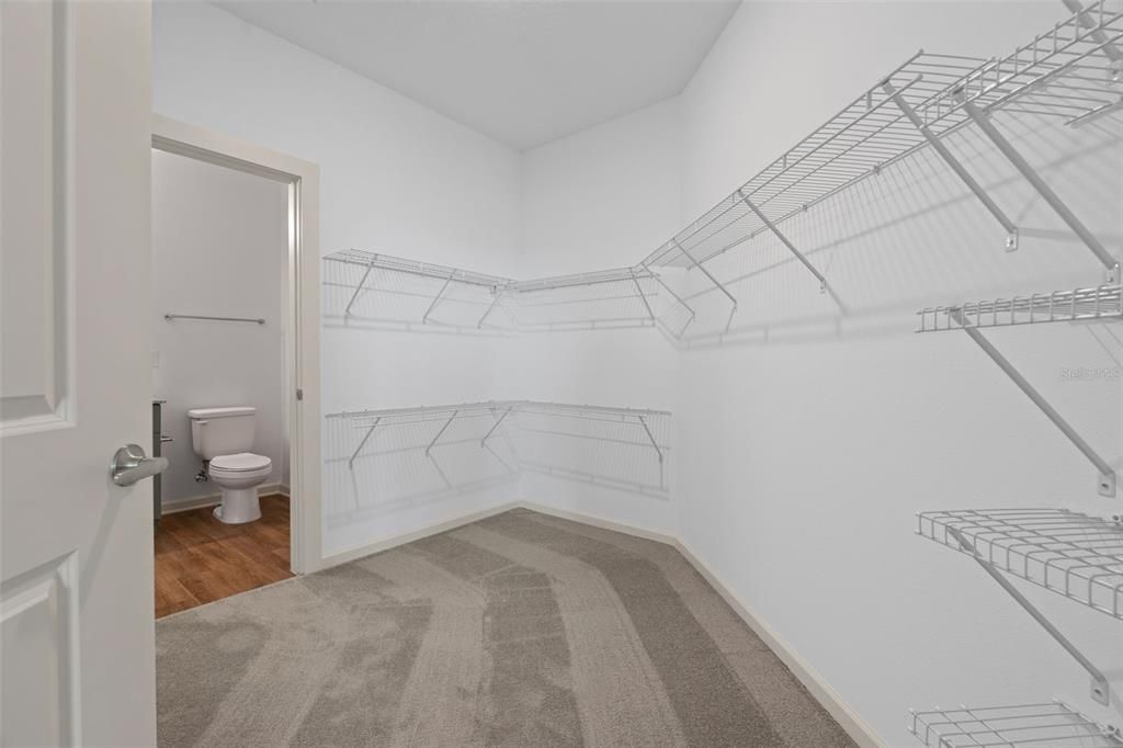 For Rent: $1,679 (1 beds, 1 baths, 803 Square Feet)