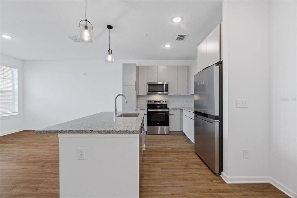 For Rent: $1,679 (1 beds, 1 baths, 803 Square Feet)