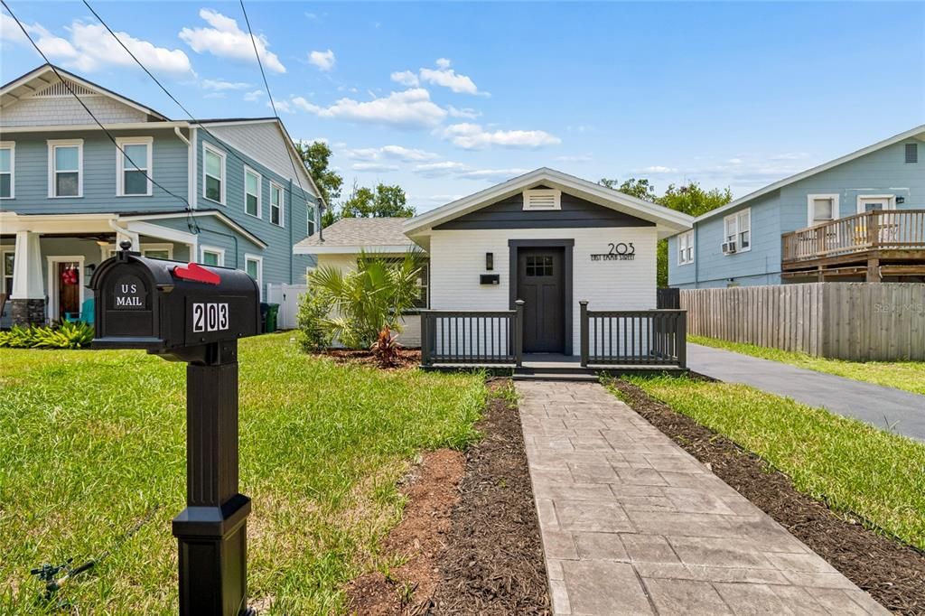 На продажу: $309,900 (1 спален, 1 ванн, 754 Квадратных фут)