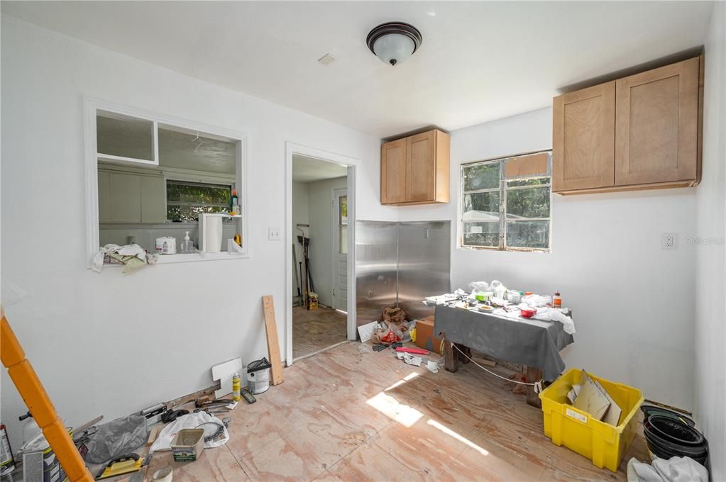На продажу: $399,000 (2 спален, 1 ванн, 757 Квадратных фут)