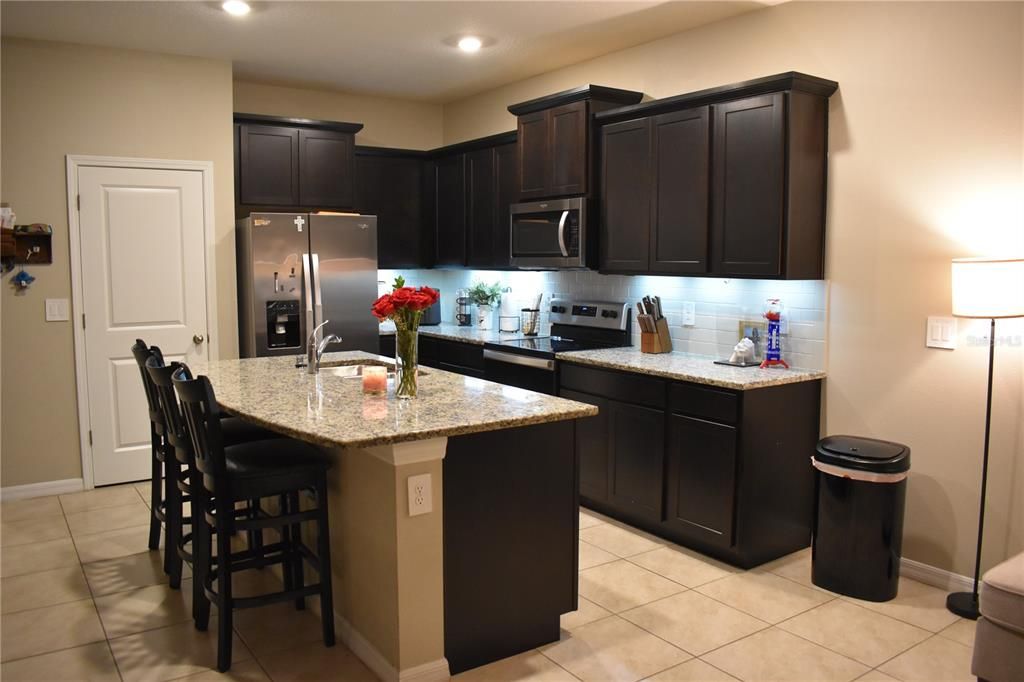For Sale: $370,000 (3 beds, 2 baths, 1725 Square Feet)
