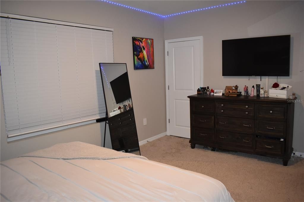For Sale: $370,000 (3 beds, 2 baths, 1725 Square Feet)