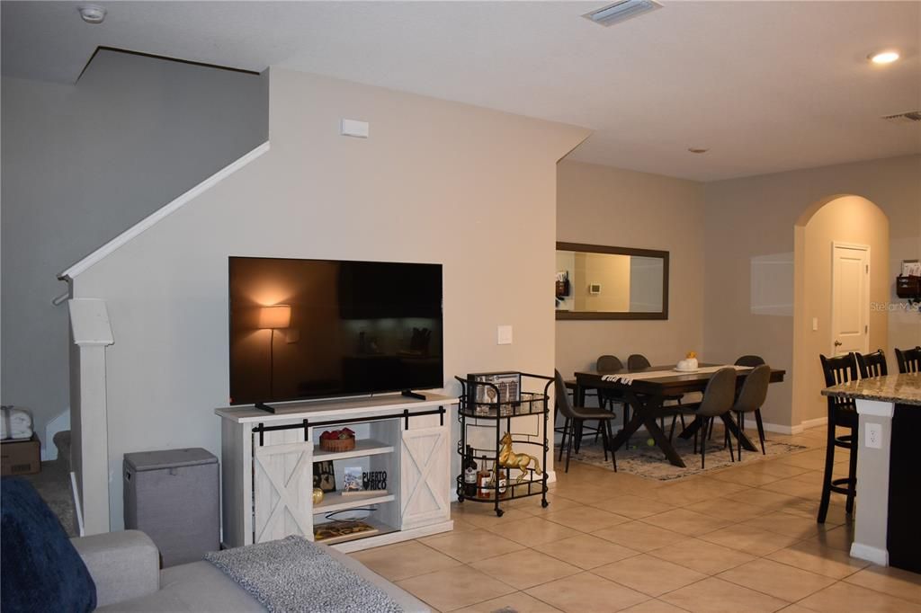 For Sale: $370,000 (3 beds, 2 baths, 1725 Square Feet)
