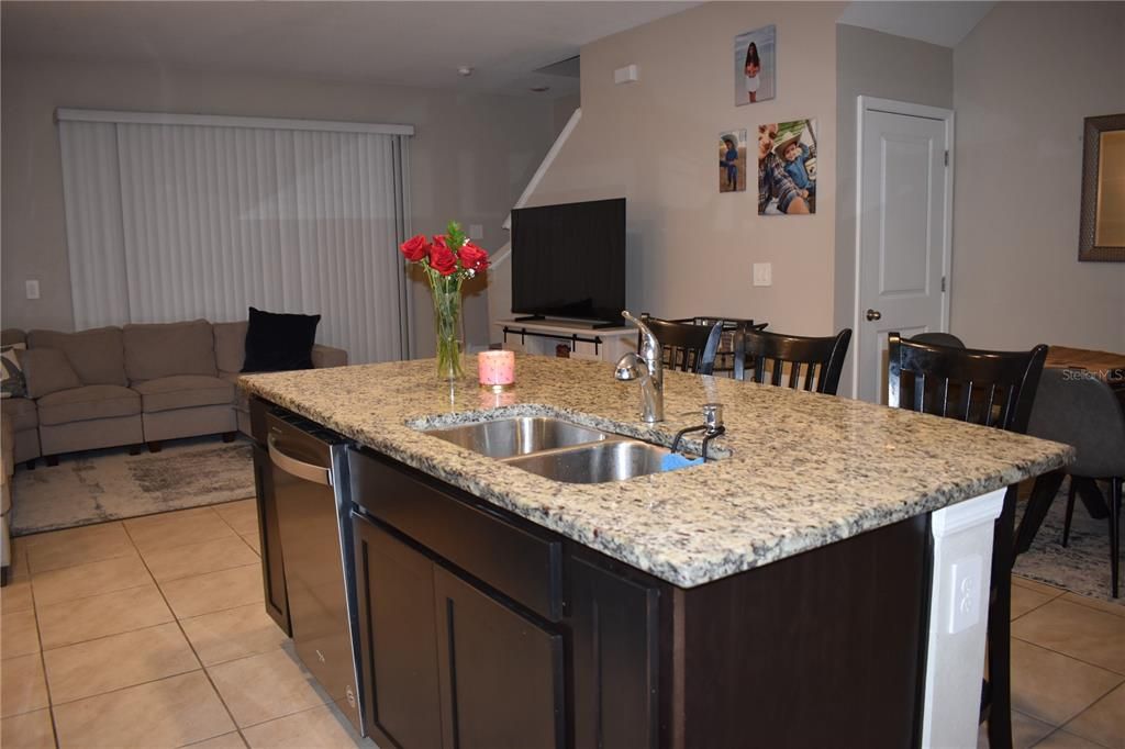 For Sale: $370,000 (3 beds, 2 baths, 1725 Square Feet)