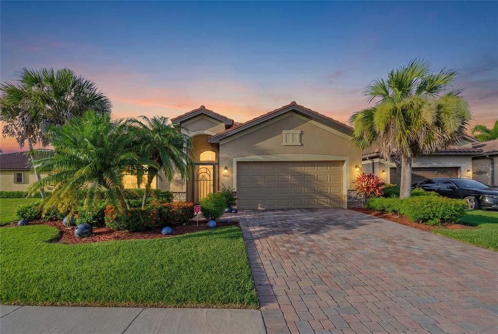For Sale: $629,900 (3 beds, 2 baths, 1649 Square Feet)