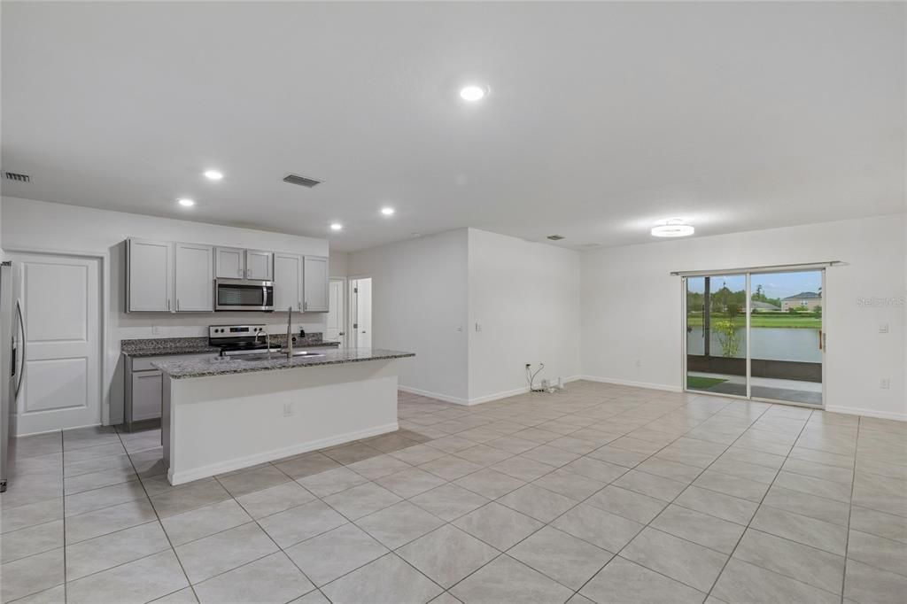 En Venta: $514,900 (5 camas, 3 baños, 2447 Pies cuadrados)
