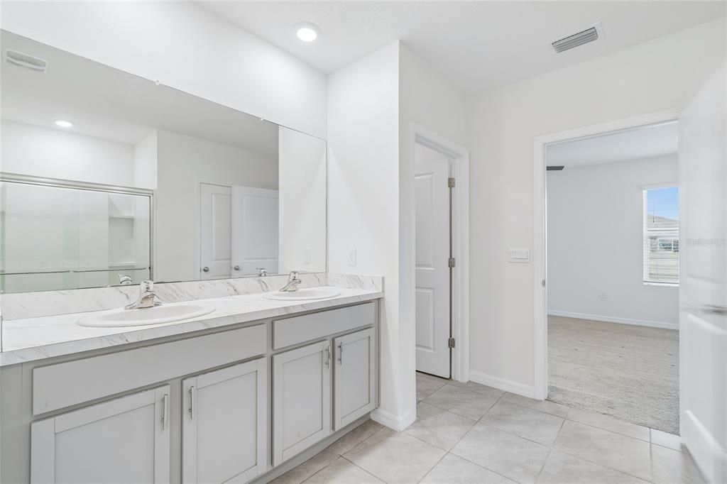 En Venta: $514,900 (5 camas, 3 baños, 2447 Pies cuadrados)