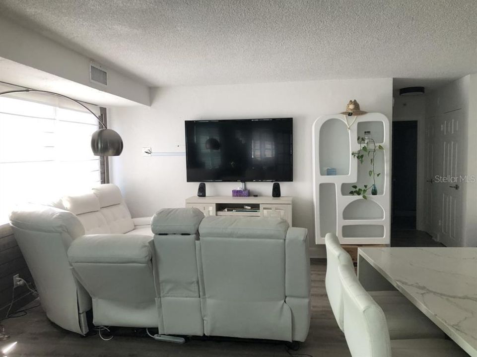 En Venta: $145,000 (2 camas, 1 baños, 957 Pies cuadrados)