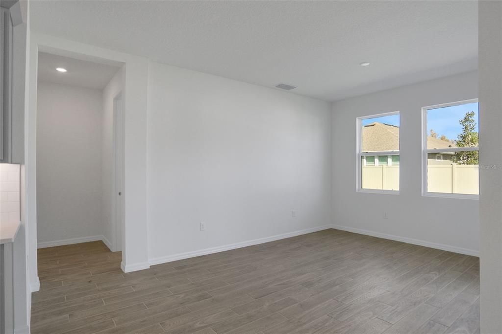 En Venta: $646,349 (5 camas, 3 baños, 3574 Pies cuadrados)