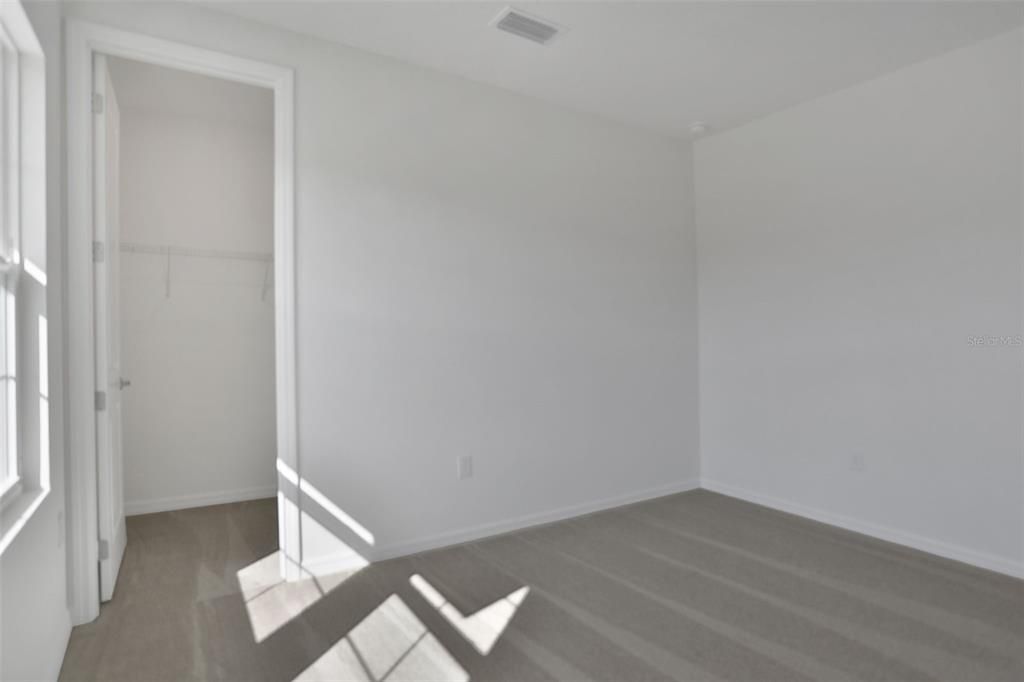 En Venta: $646,349 (5 camas, 3 baños, 3574 Pies cuadrados)
