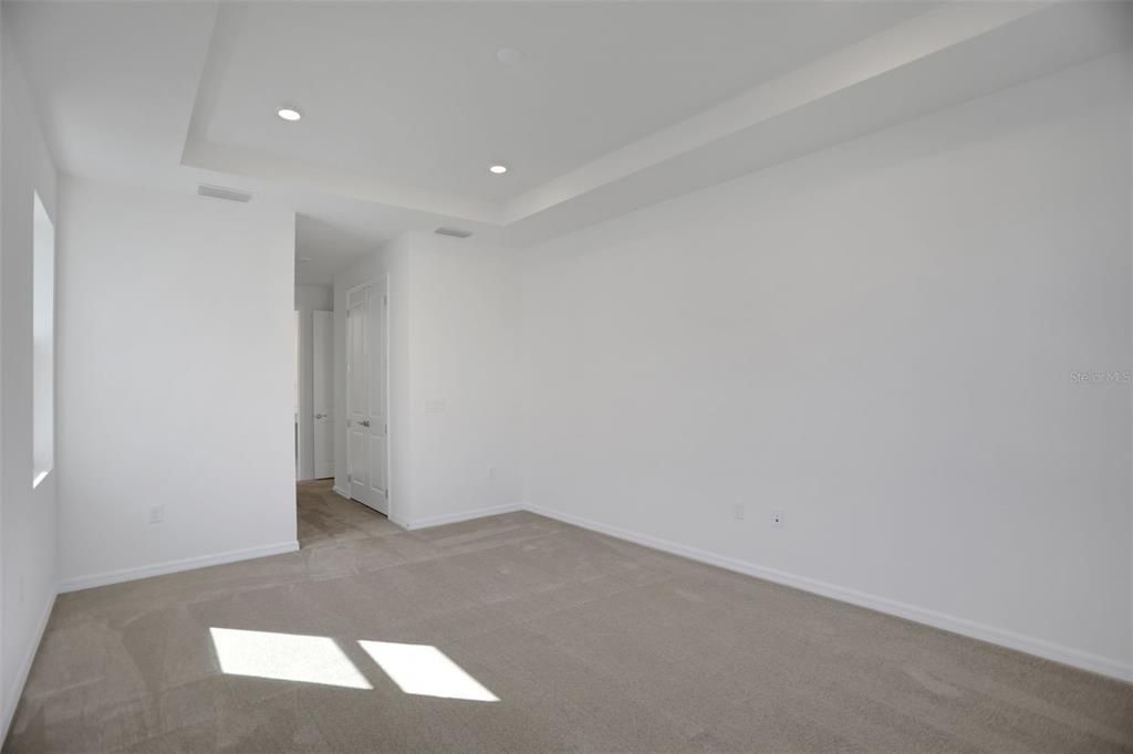 En Venta: $646,349 (5 camas, 3 baños, 3574 Pies cuadrados)