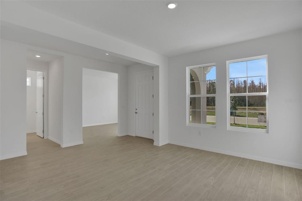 En Venta: $646,349 (5 camas, 3 baños, 3574 Pies cuadrados)