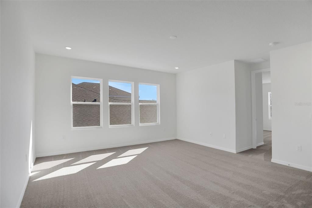 En Venta: $646,349 (5 camas, 3 baños, 3574 Pies cuadrados)