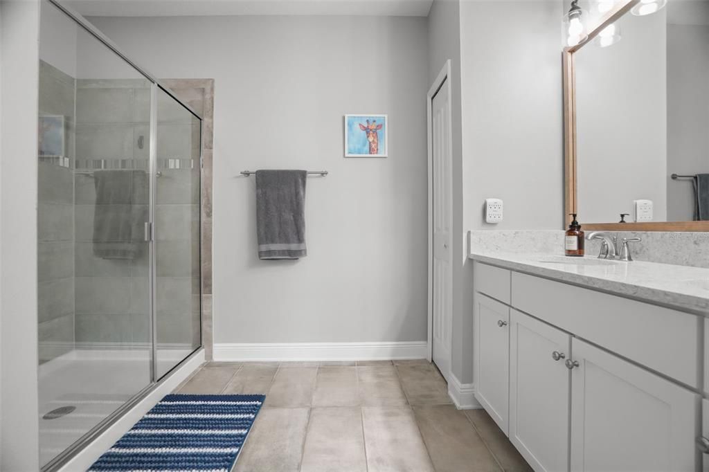 En Venta: $405,000 (3 camas, 2 baños, 1700 Pies cuadrados)