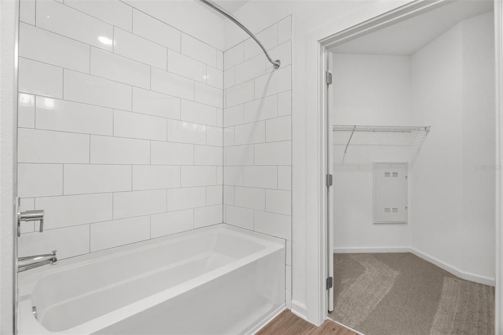 В аренду: $1,999 (2 спален, 2 ванн, 1219 Квадратных фут)