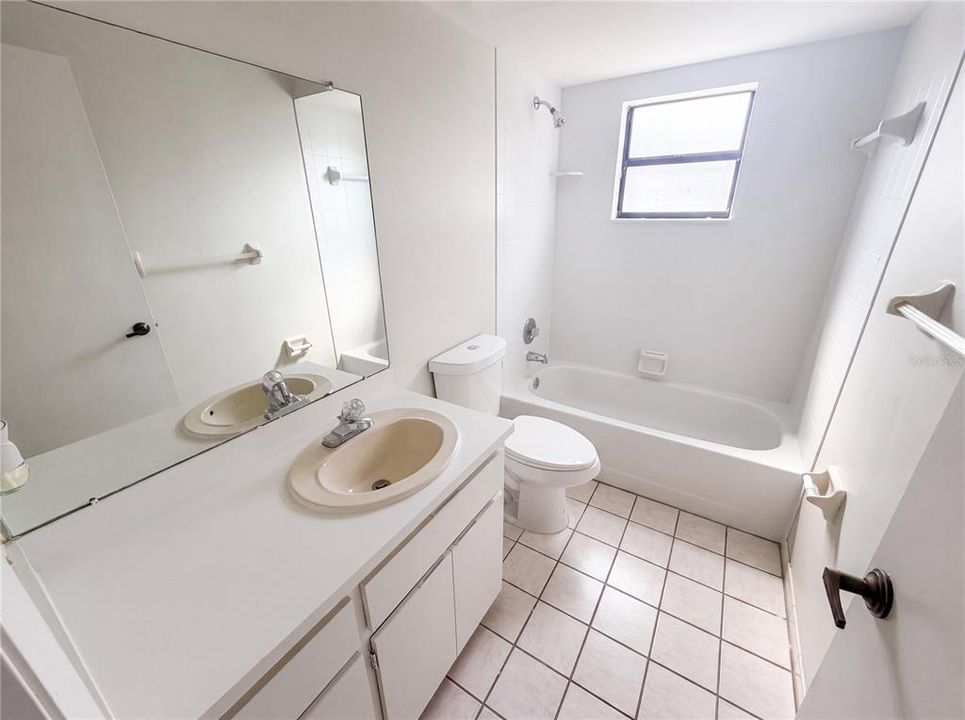 En Venta: $285,000 (3 camas, 2 baños, 1431 Pies cuadrados)