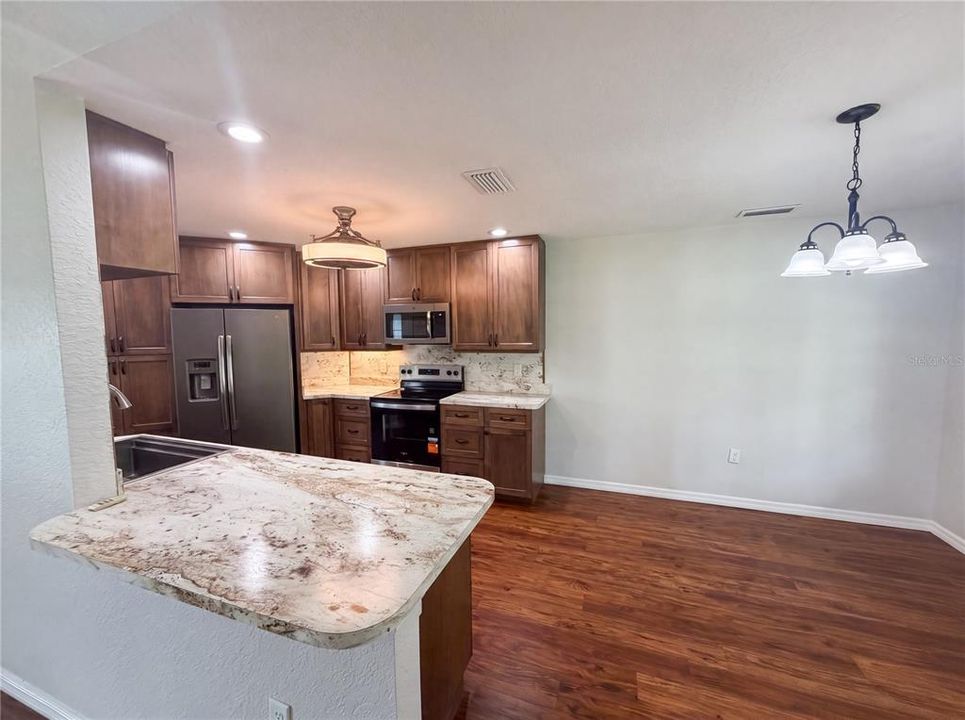 En Venta: $285,000 (3 camas, 2 baños, 1431 Pies cuadrados)