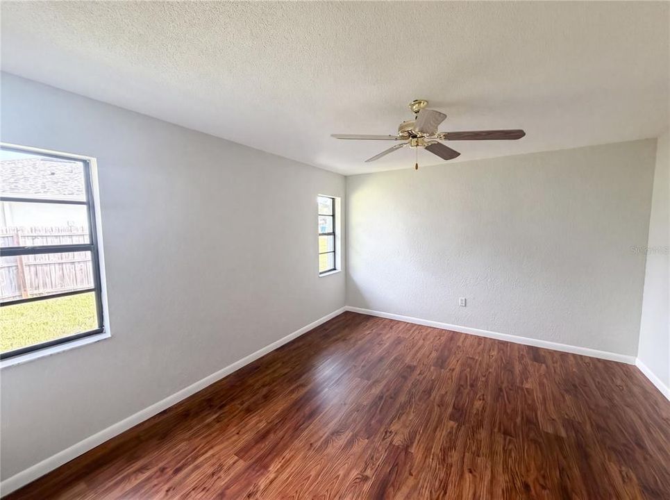 En Venta: $285,000 (3 camas, 2 baños, 1431 Pies cuadrados)