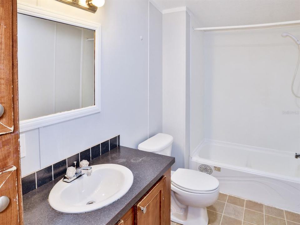 En Venta: $319,900 (4 camas, 2 baños, 2128 Pies cuadrados)