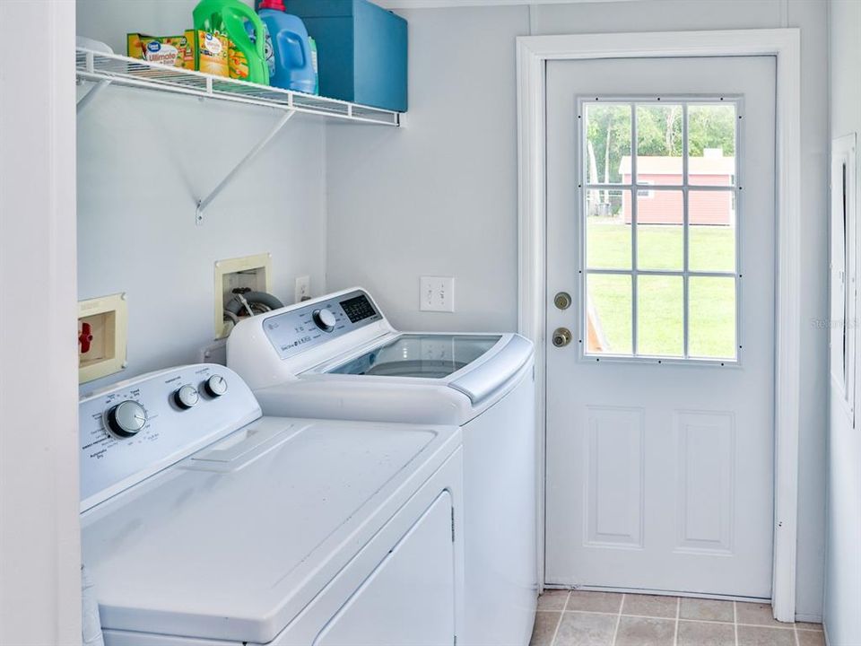 En Venta: $319,900 (4 camas, 2 baños, 2128 Pies cuadrados)
