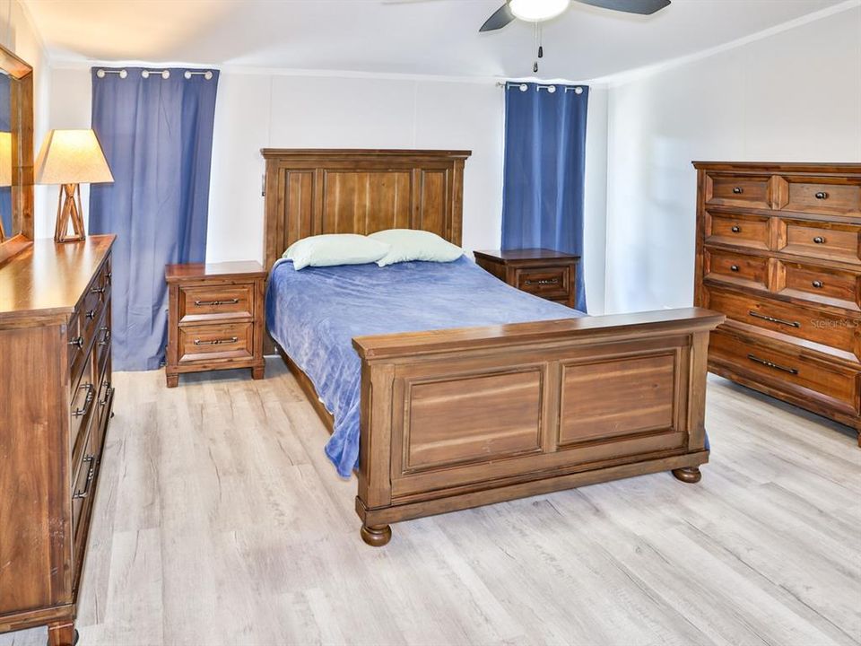 En Venta: $319,900 (4 camas, 2 baños, 2128 Pies cuadrados)