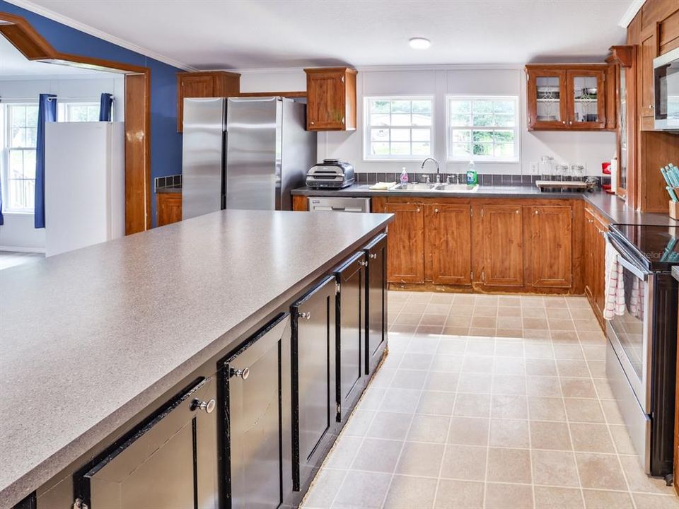 En Venta: $319,900 (4 camas, 2 baños, 2128 Pies cuadrados)