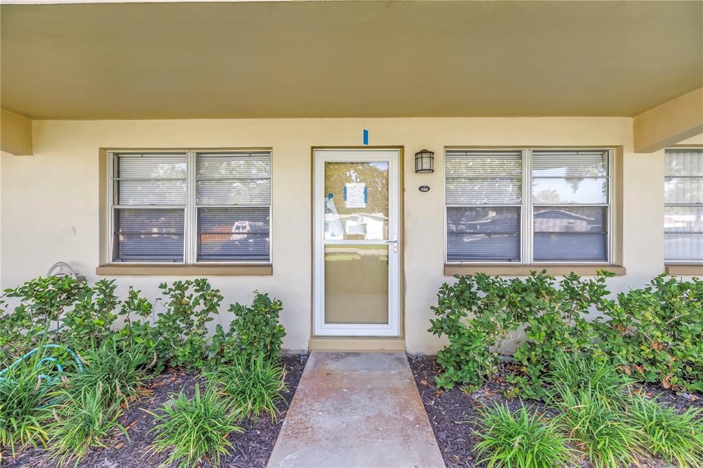 For Sale: $110,000 (1 beds, 1 baths, 720 Square Feet)