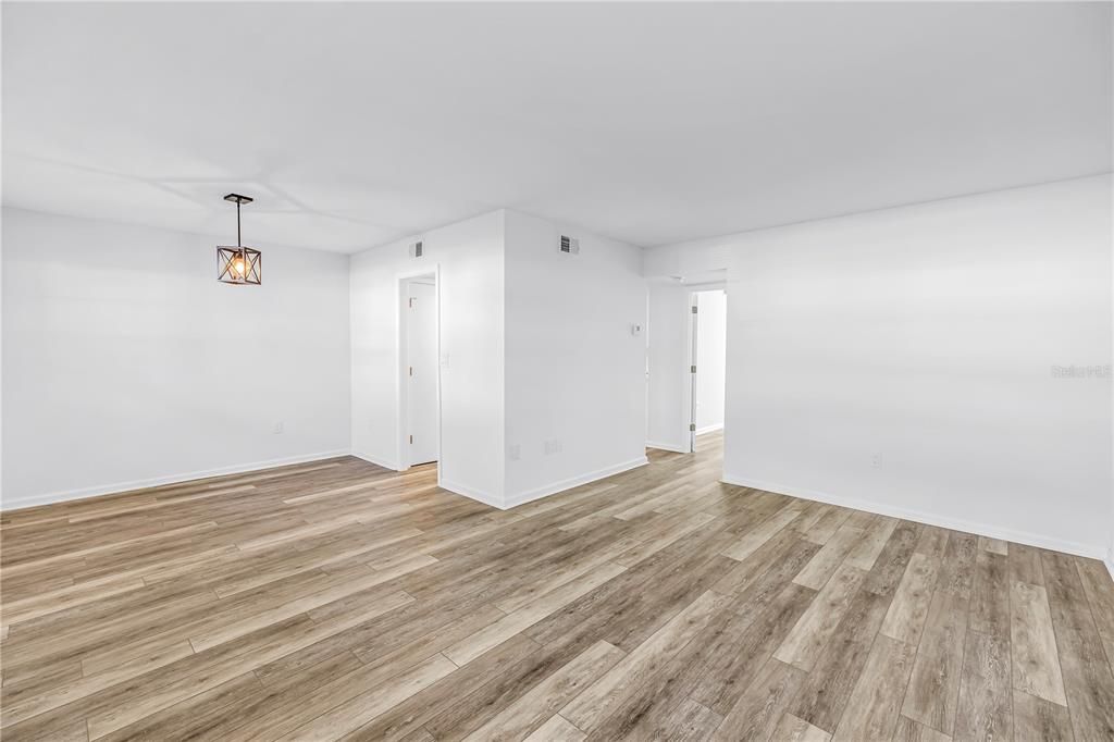 For Sale: $110,000 (1 beds, 1 baths, 720 Square Feet)