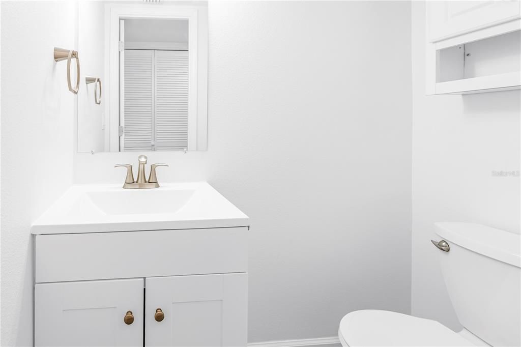 For Sale: $110,000 (1 beds, 1 baths, 720 Square Feet)