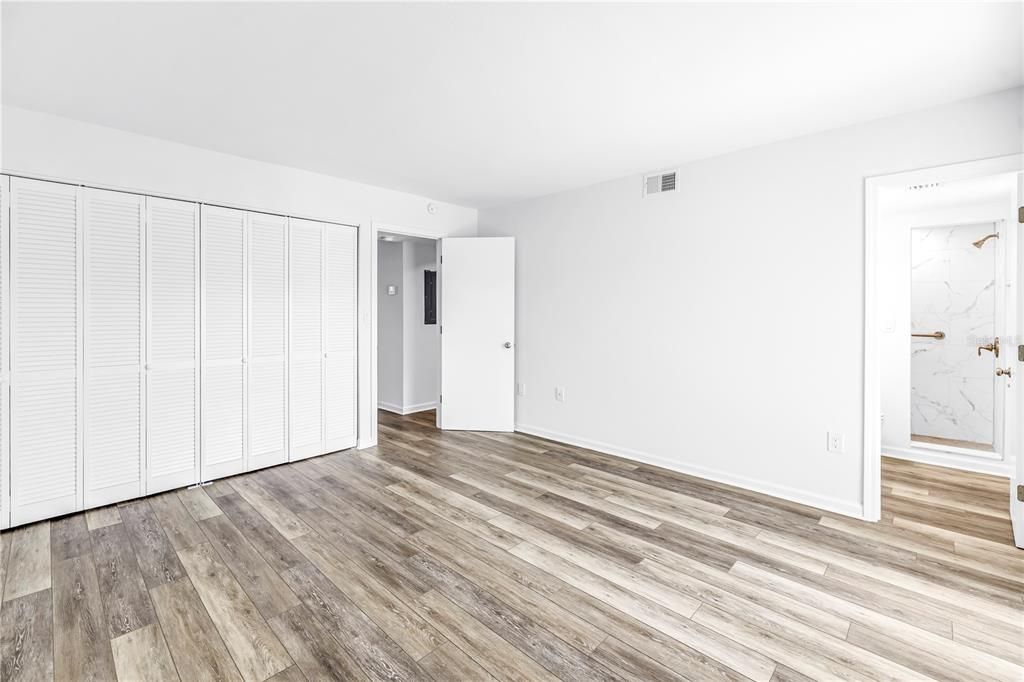 For Sale: $110,000 (1 beds, 1 baths, 720 Square Feet)