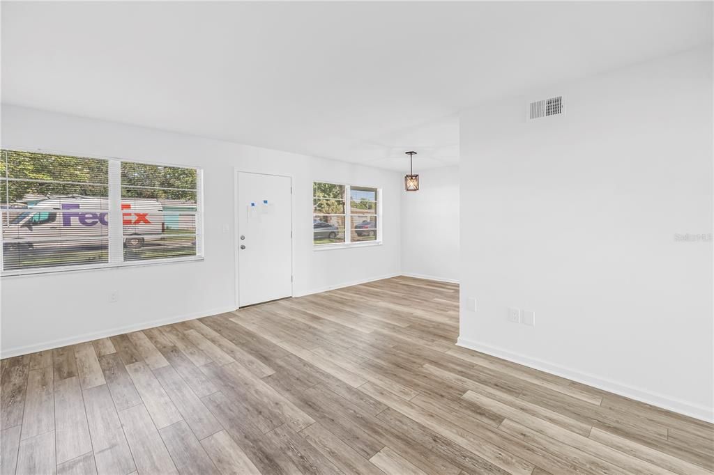 For Sale: $110,000 (1 beds, 1 baths, 720 Square Feet)