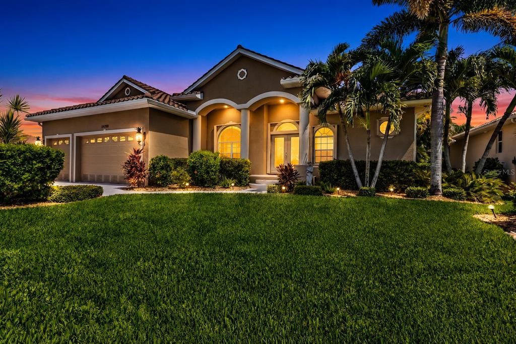 For Sale: $575,000 (3 beds, 2 baths, 2099 Square Feet)