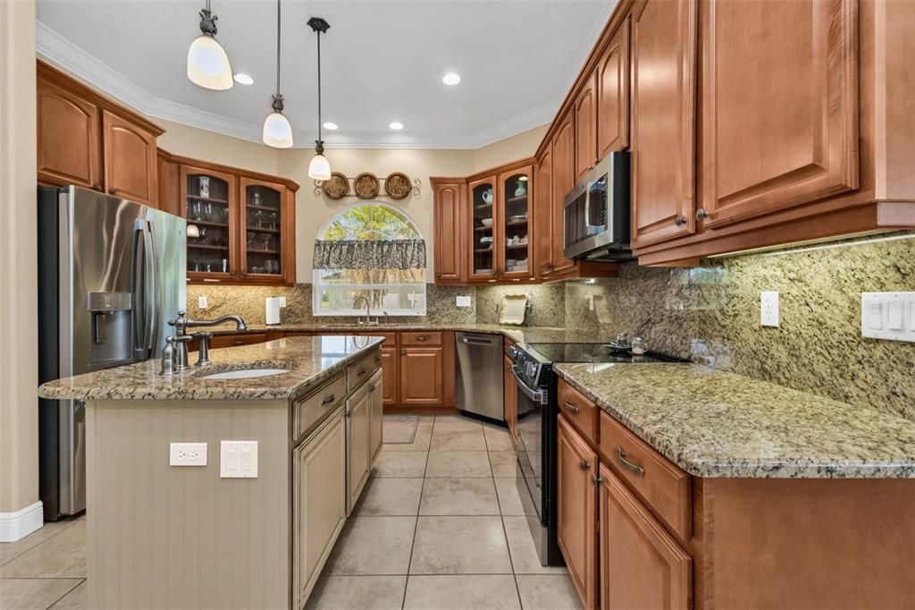 For Sale: $575,000 (3 beds, 2 baths, 2099 Square Feet)