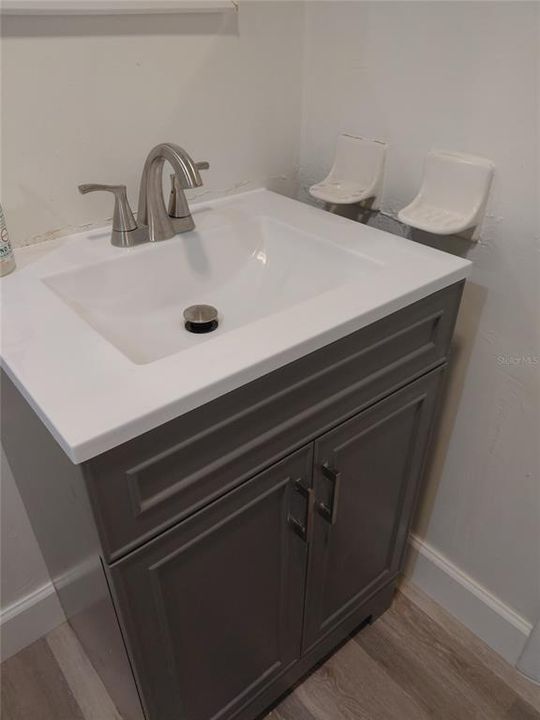 В аренду: $1,600 (2 спален, 1 ванн, 950 Квадратных фут)