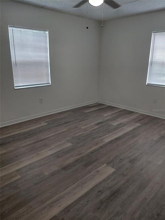 В аренду: $1,600 (2 спален, 1 ванн, 950 Квадратных фут)