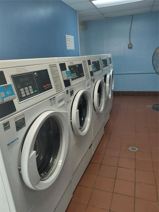 В аренду: $1,600 (2 спален, 1 ванн, 950 Квадратных фут)