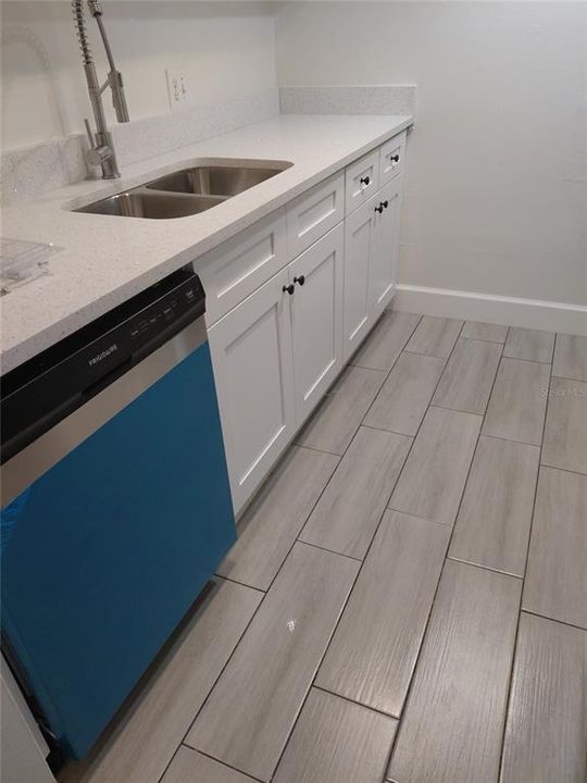 В аренду: $1,600 (2 спален, 1 ванн, 950 Квадратных фут)