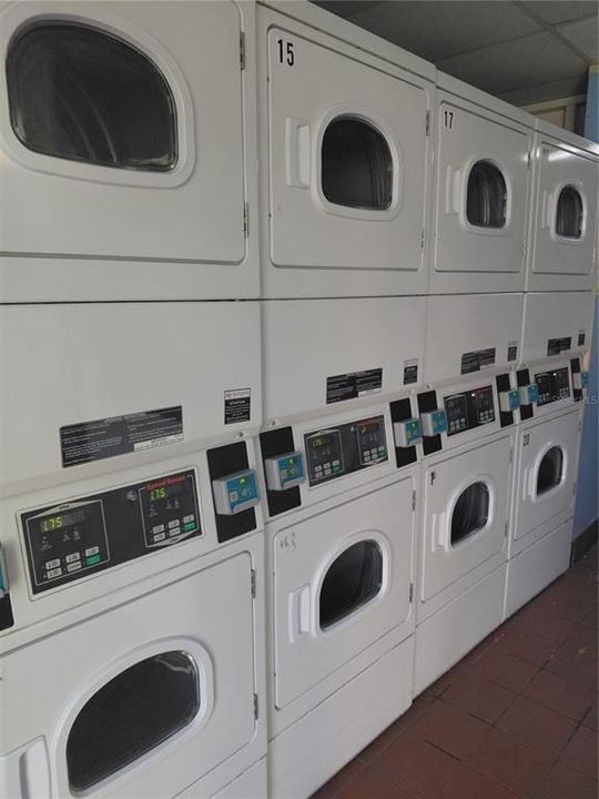 В аренду: $1,600 (2 спален, 1 ванн, 950 Квадратных фут)
